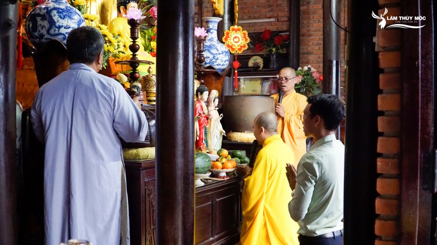 Lễ viếng Chùa và Phóng sanh cầu an.