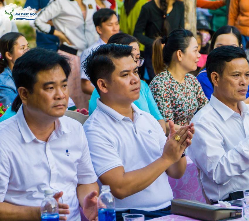 Đại diện quý công ty và tổ chức thiện nguyện Thiên Phúc cũng có mặt trong buổi lễ