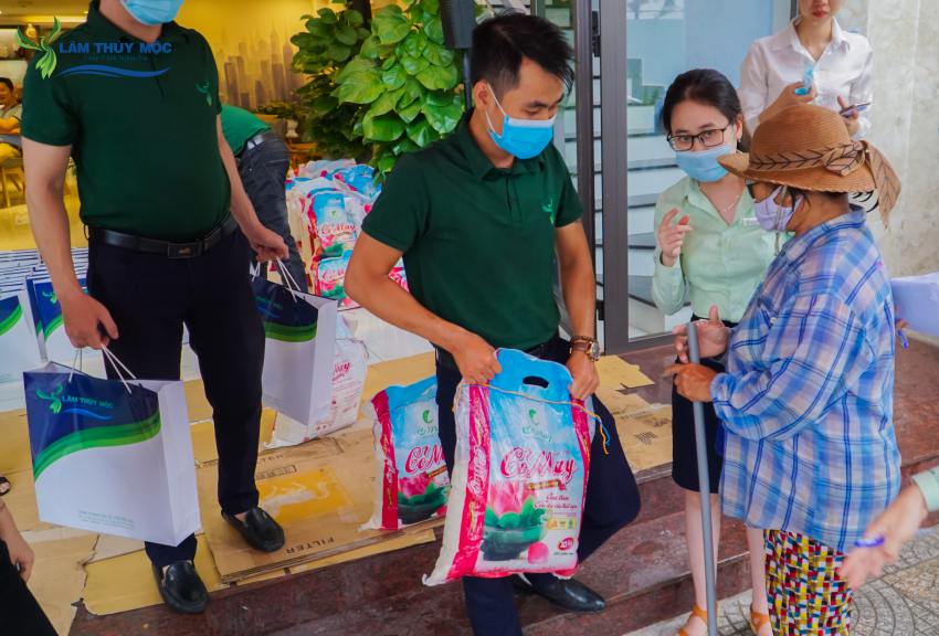 Lâm Thủy Mộc - để gió không cuốn đi