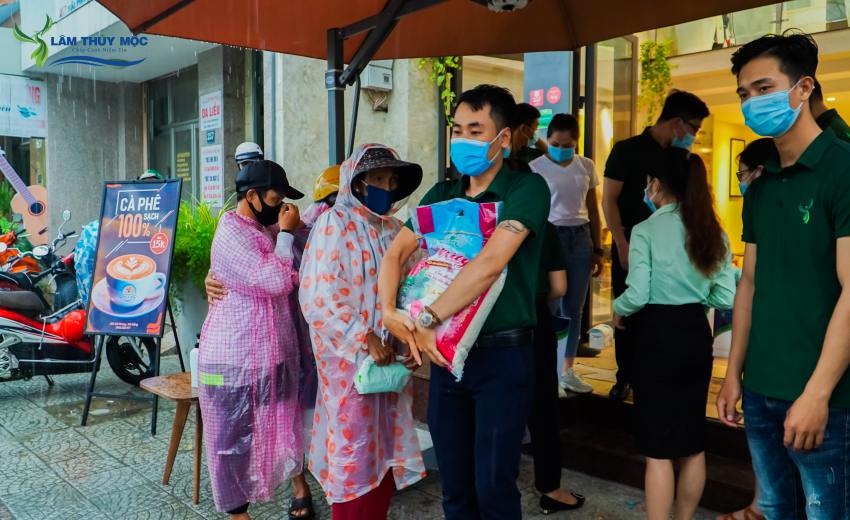 Lâm Thủy Mộc - để gió không cuốn đi