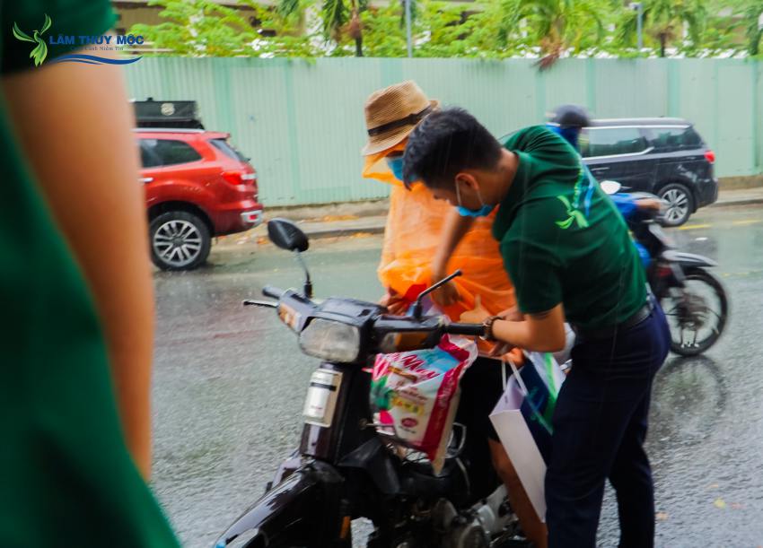 Lâm Thủy Mộc - để gió không cuốn đi